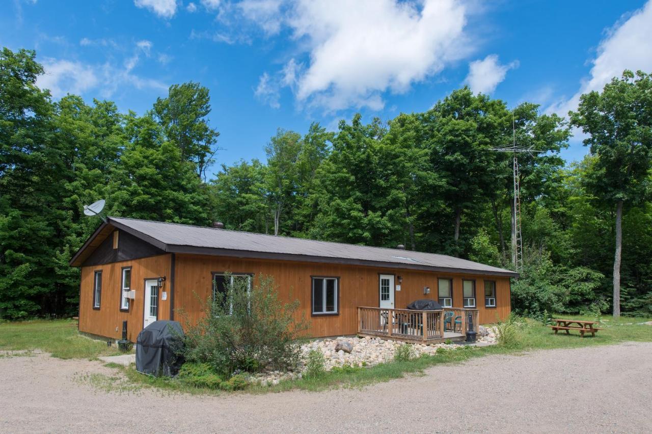 Madawaska Lodge-Cottage Экстерьер фото