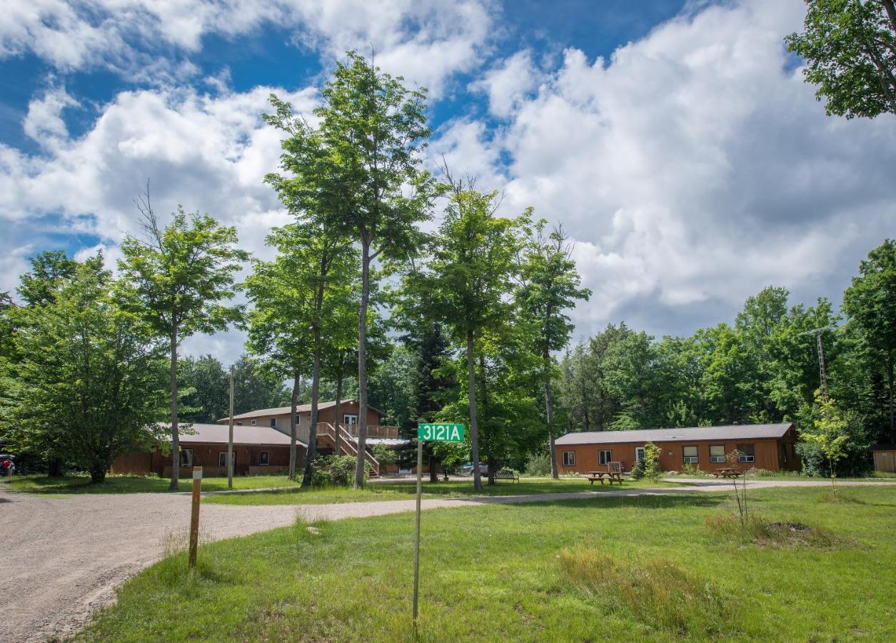 Madawaska Lodge-Cottage Экстерьер фото