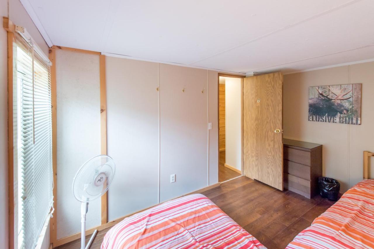 Madawaska Lodge-Cottage Экстерьер фото