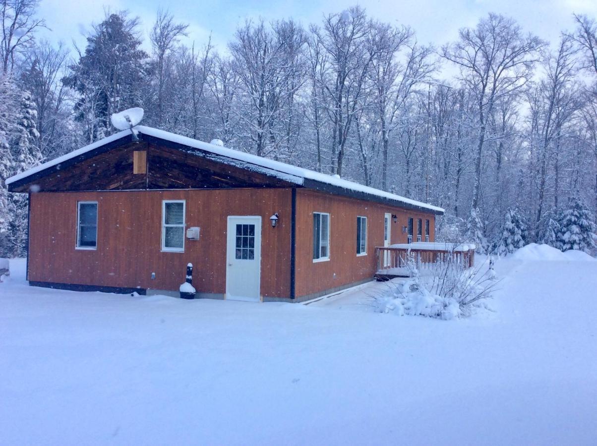 Madawaska Lodge-Cottage Экстерьер фото