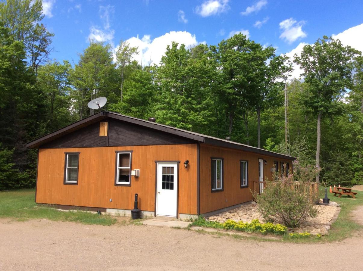 Madawaska Lodge-Cottage Экстерьер фото